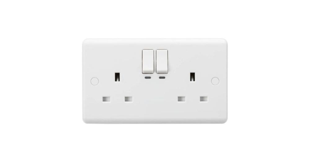 13A 2G Smart Switched Curved Socket