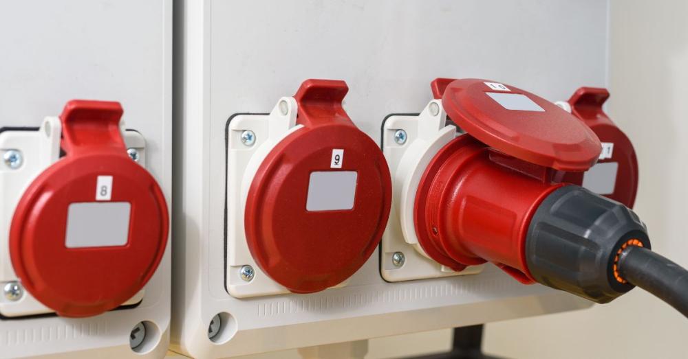 Choosing Reliable Industrial Plugs