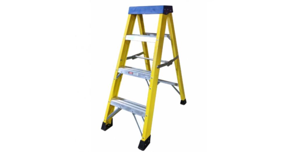 Deligo 4 Tread Fibreglass Stepladder