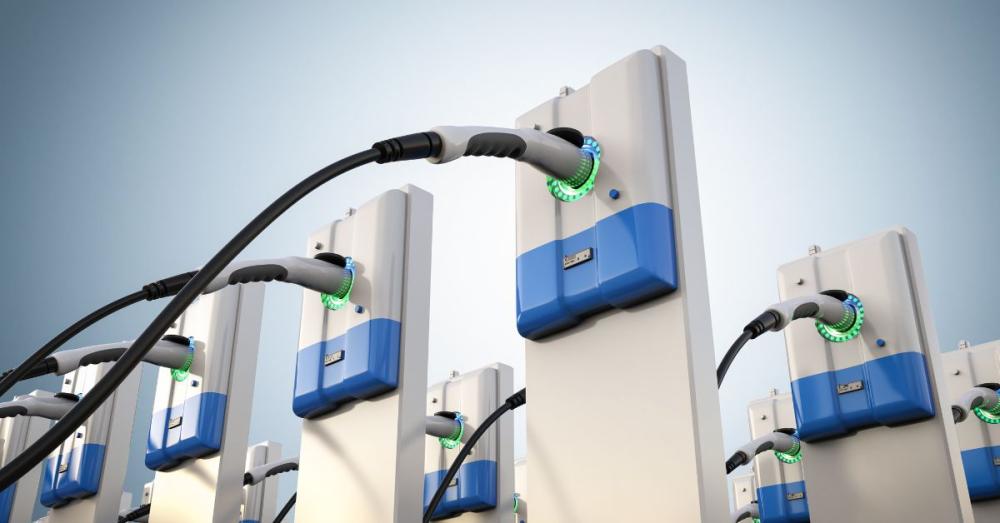 Key Features to Look for in Commercial EV Hardware