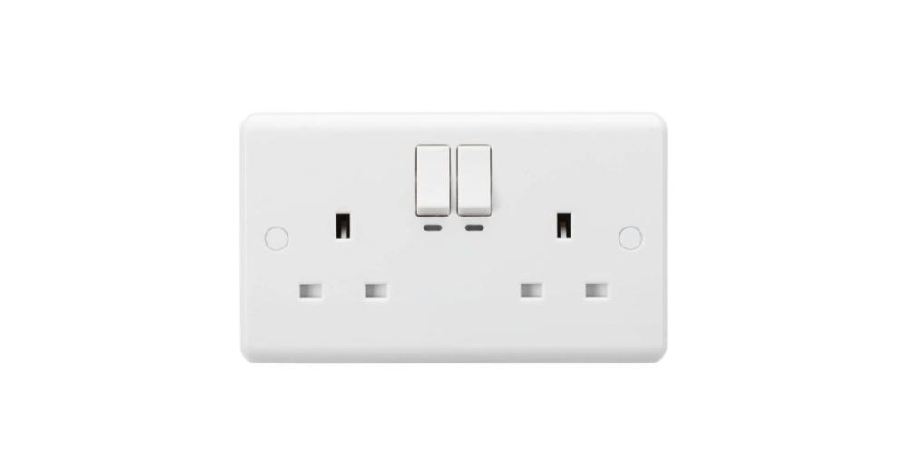 Knightsbridge 13A 2G Smart Switched Curved Socket