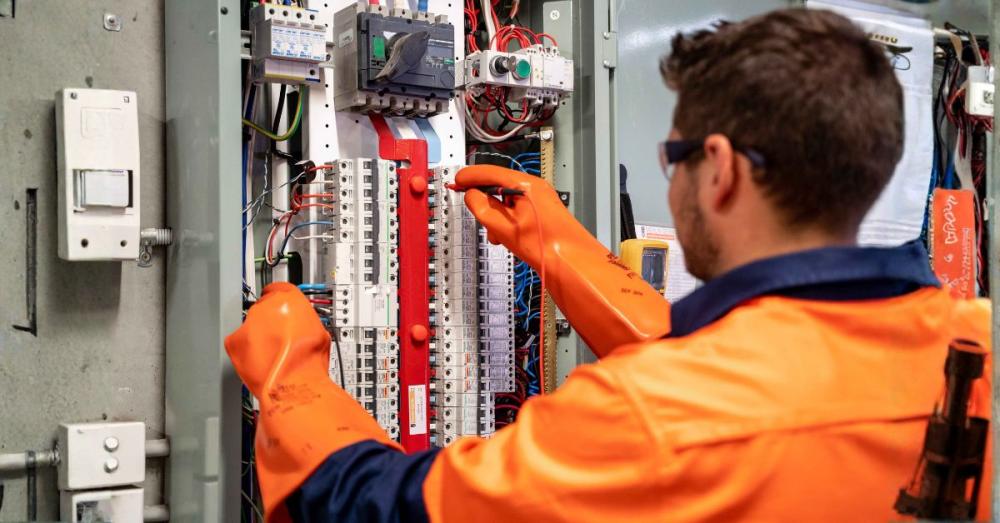 Workplace Electrical Safety in the UK: Risks, Rules and Prevention