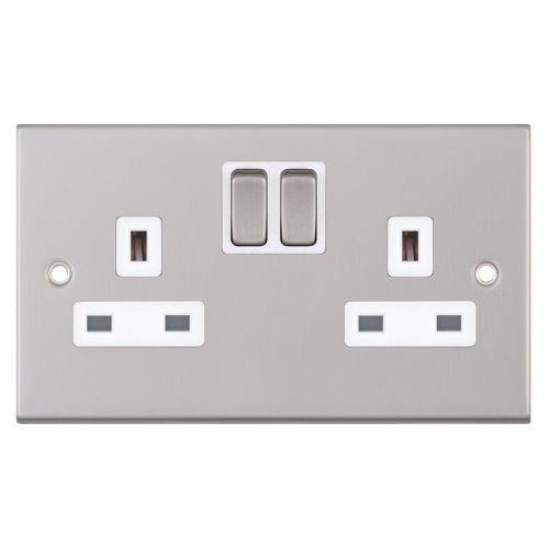 Selectric 2 Gang 13 Amp Socket SP Switched Satin Chrome White Insert