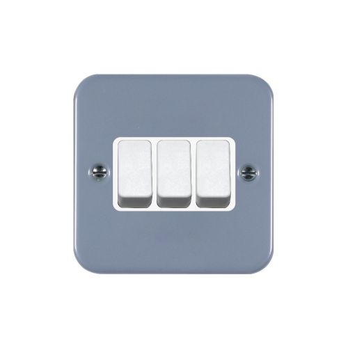 METALCLAD 3 GANG 2 WAY 10A SWITCH